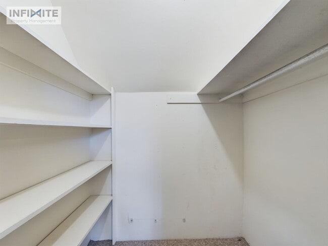 Building Photo - 3 bedroom - Water, Sewer, Gas and Electric...