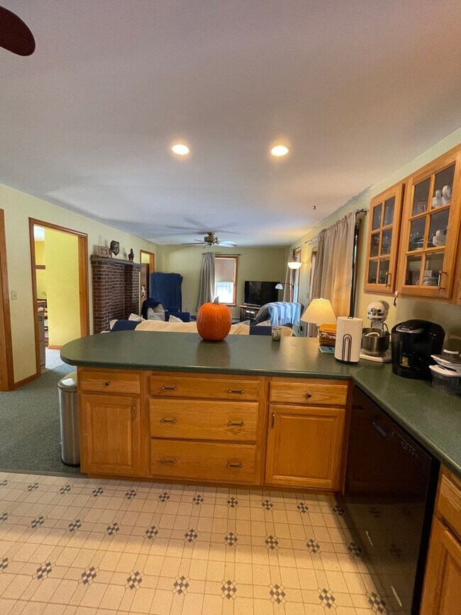 Building Photo - New listing!! A beautiful 3 bedroom 2.5 ba...