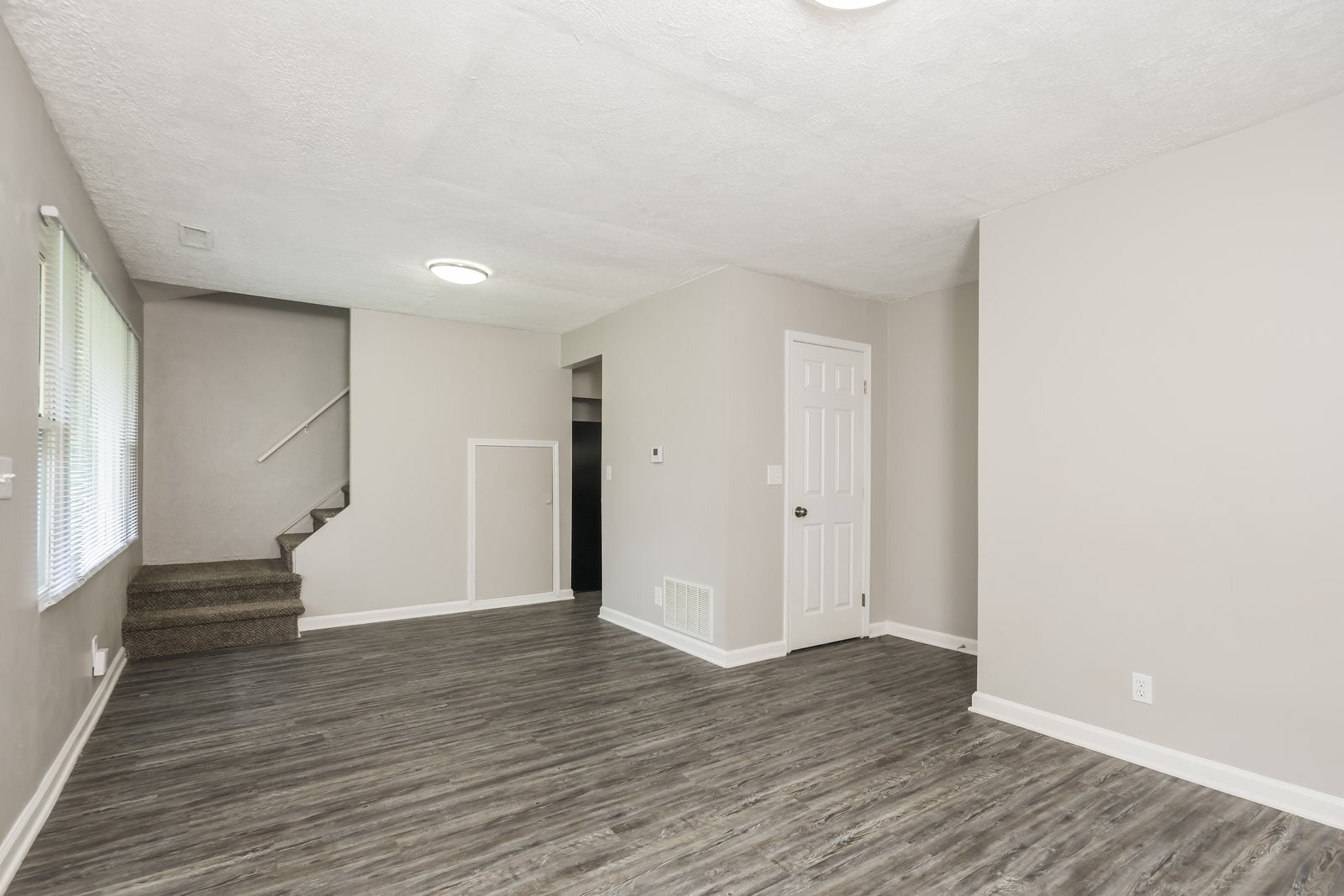 Building Photo - 3353 Forent Ave