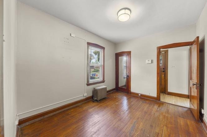 Building Photo - 636 S 19th Ave