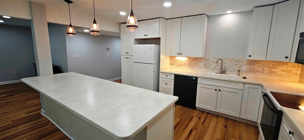 kitchen - 5260 Crossbow Cir