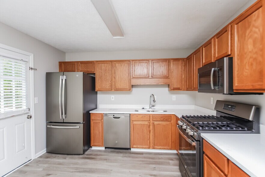 Building Photo - 565 Bridge Grove