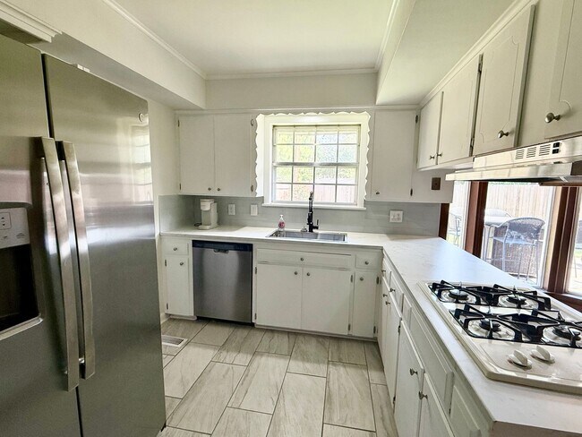 Building Photo - 5625 S Trenton Ave