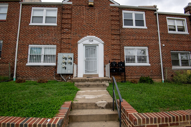 Building Photo - 1716 Capitol Ave NE