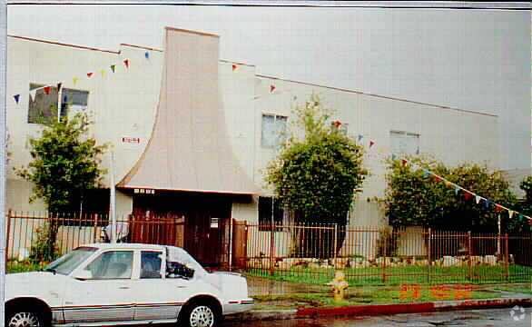 Building Photo - 6811 10th Ave