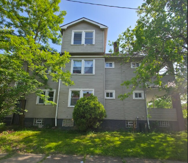 Building Photo - 3625 E 153rd St