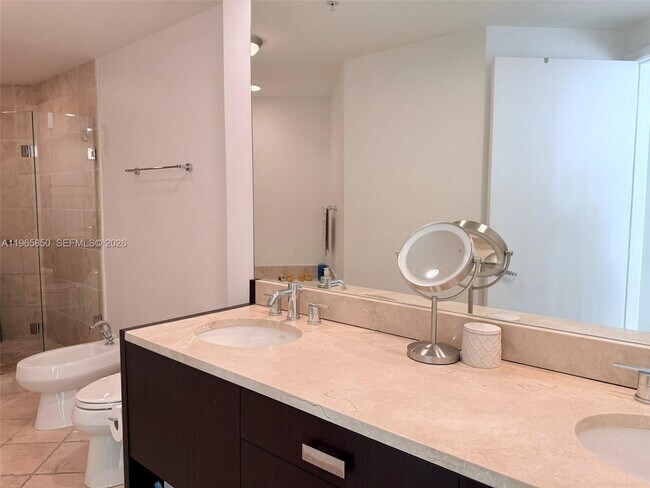 Building Photo - 18201 Collins Ave