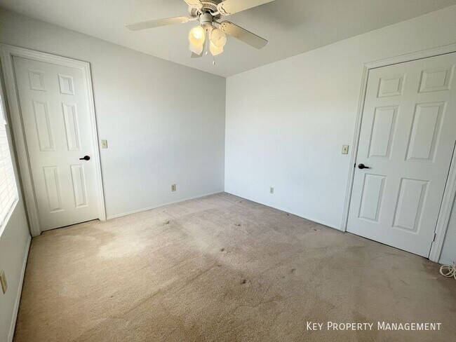 Building Photo - 420 Crater Ct