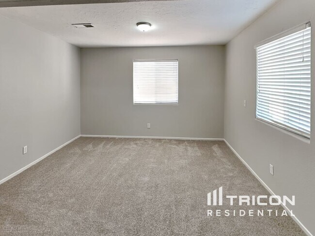 Building Photo - 5723 Deer Valley Dr