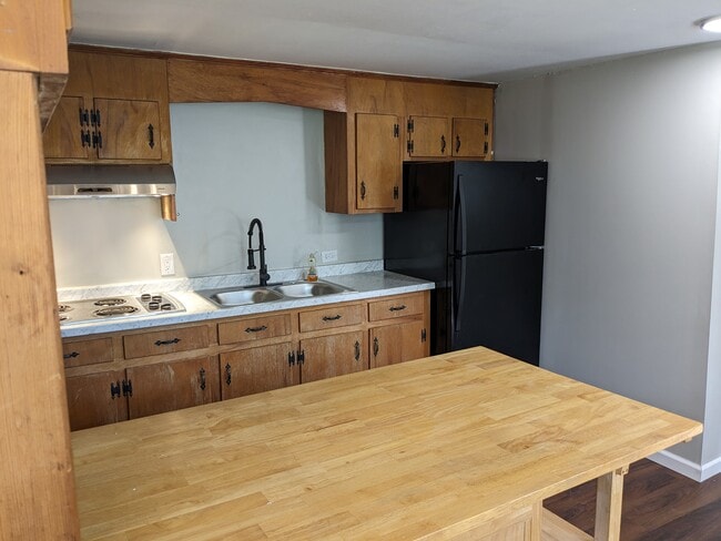 Building Photo - 20655 Monrovia Rd