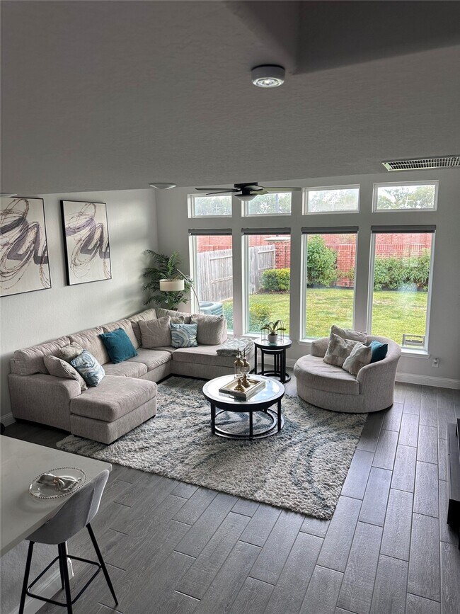 Building Photo - 10130 Water Harbor Dr