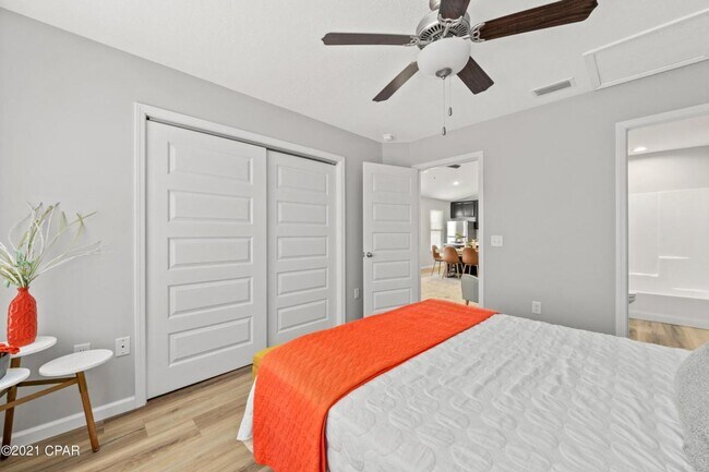 Building Photo - 2742 Largo Ave