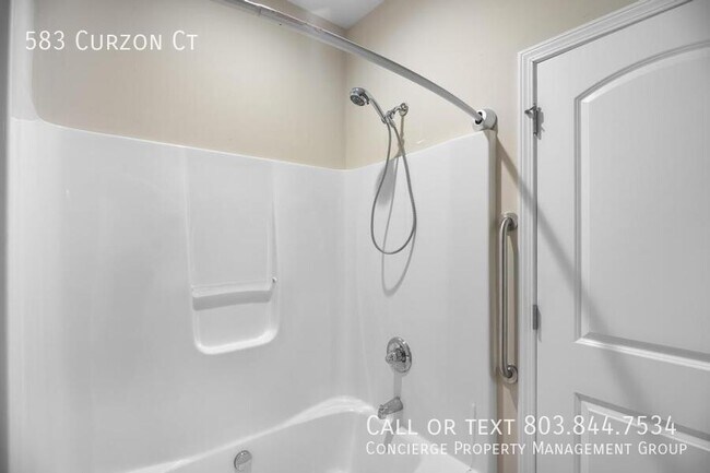 Building Photo - 583 Curzon Court