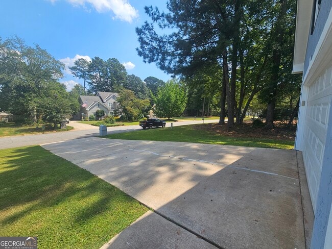 Building Photo - 30 Glenridge Dr