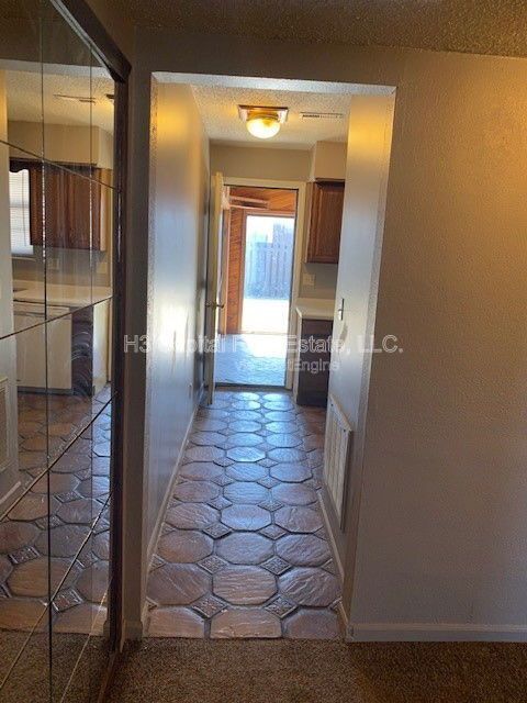 Building Photo - 2 Georgetown Dr