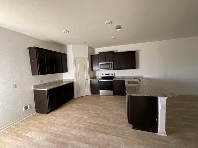 Building Photo - 172 Allington Cir