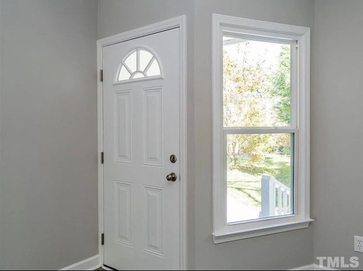 Building Photo - Room in House on Harmony Ct