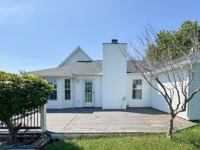 Building Photo - 584 S Buckeye Dr