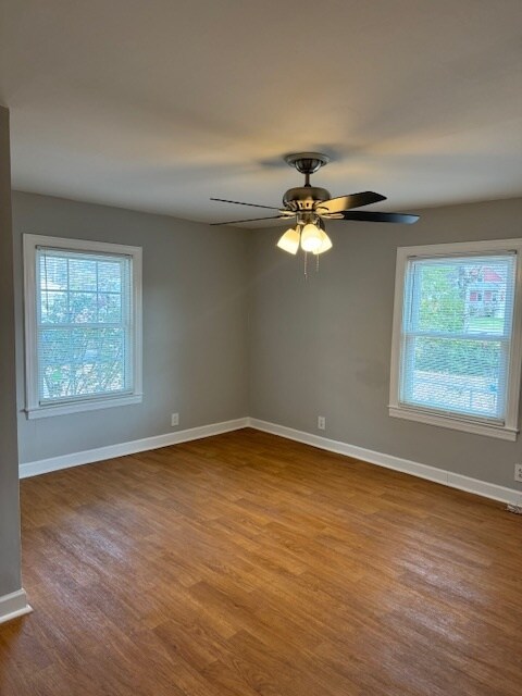 Building Photo - Adorable 2BR/1BA home in Woodbiine w/ large fenced in back yard!