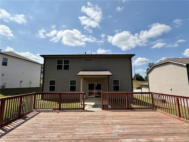 Building Photo - 64 Park Chase Ln
