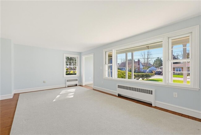 Building Photo - 111 Beach Rd