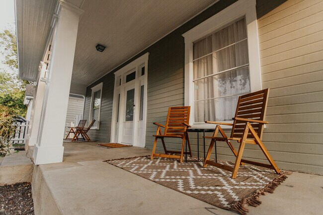 Building Photo - 3728 Homan Ave