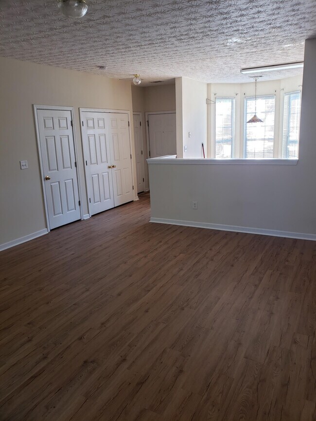 Building Photo - 103 Timber Ridge Dr