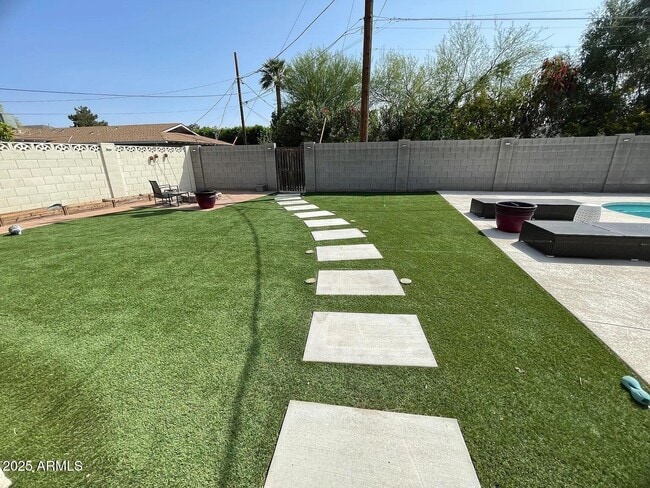 Building Photo - 4023 E Heatherbrae Dr