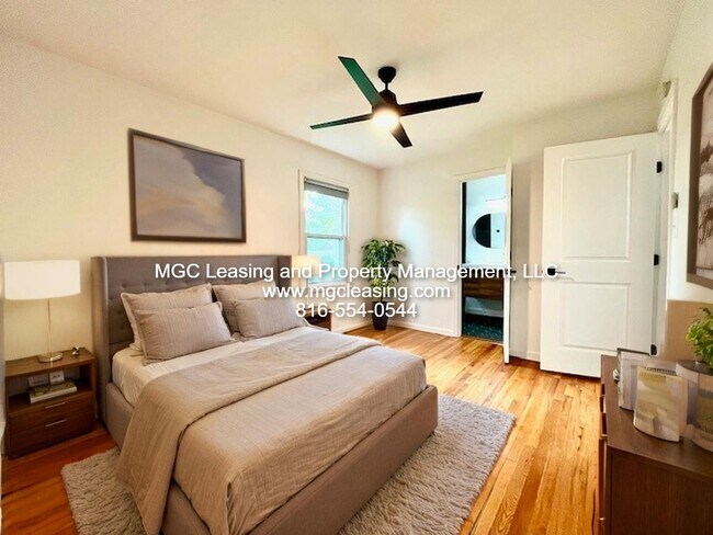 Building Photo - Unique Ranch Style Home Minutes From Downtown Lee's Summit