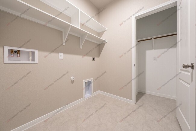 Building Photo - $500 OFF FIRST FULL MONTHS RENT
