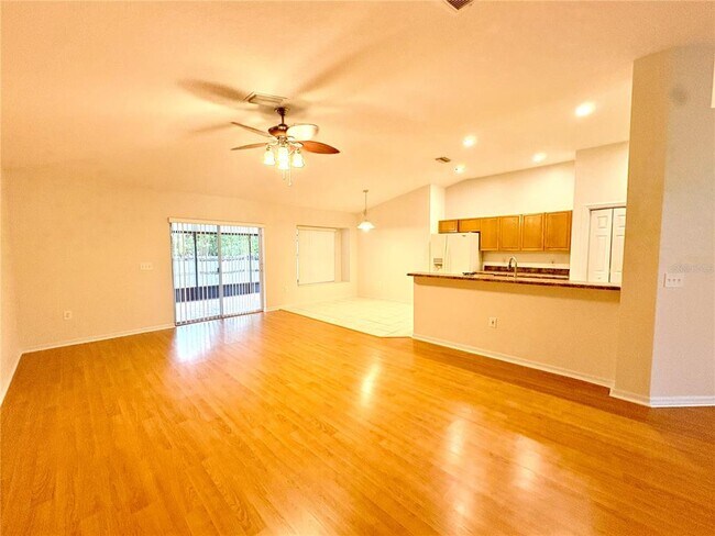 Building Photo - 4722 Roundview Ct