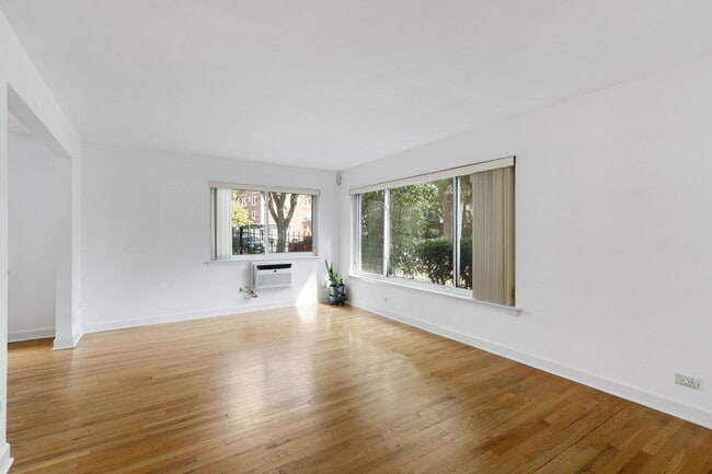 Building Photo - 7070 N Ridge Blvd