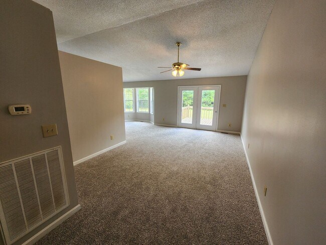 Building Photo - Stunner on Almost 10 Acres on Bear Creek
