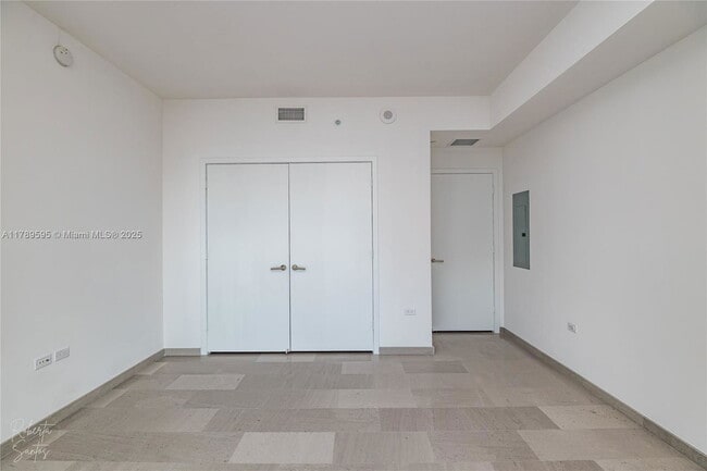 Building Photo - 88 SW 7th St