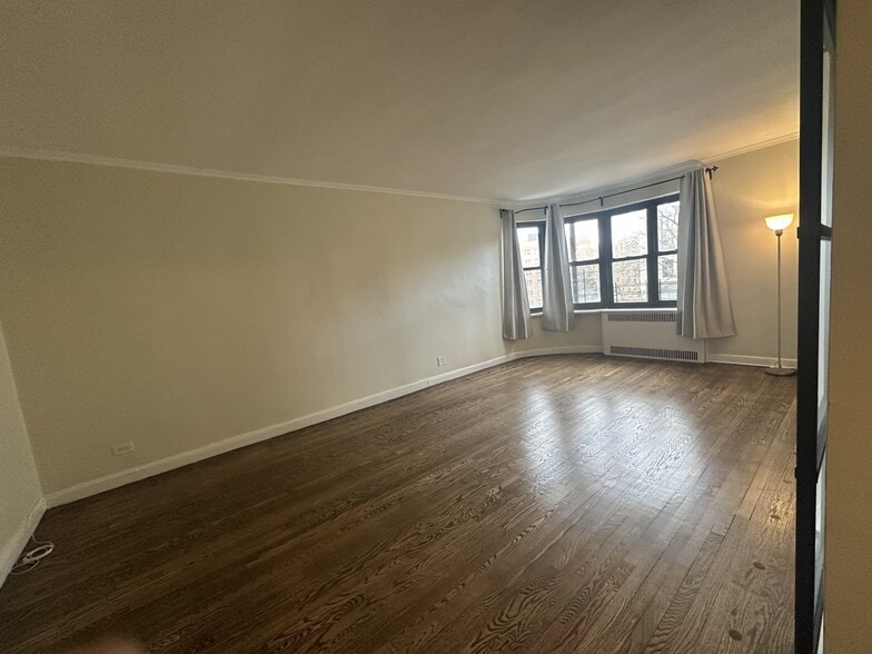 Building Photo - 9876 Queens Blvd