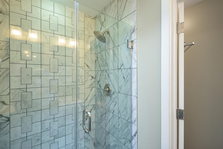 Building Photo - 401 Constitution Ave NE