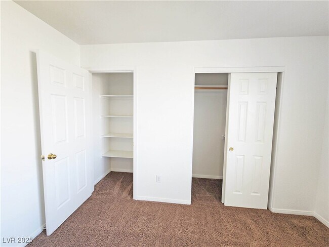 Building Photo - 1951 S Teepee Rd