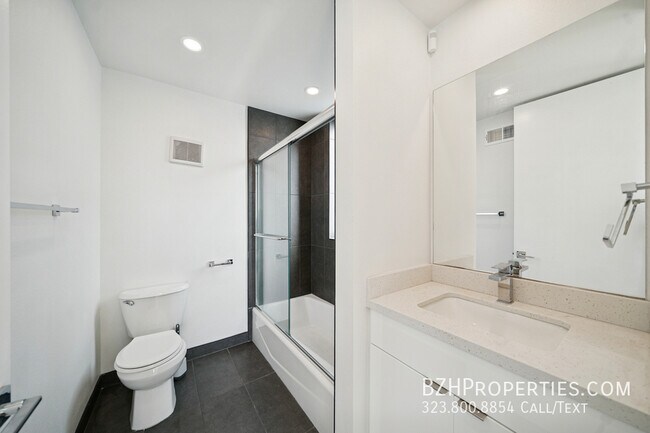 Building Photo - 4525 St Elmo Dr