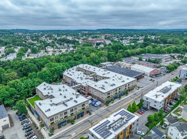 Building Photo - 350 Pleasant St