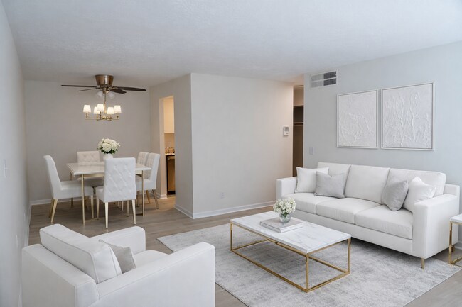 Building Photo - Newly Renovated 2 Bedroom Apartment