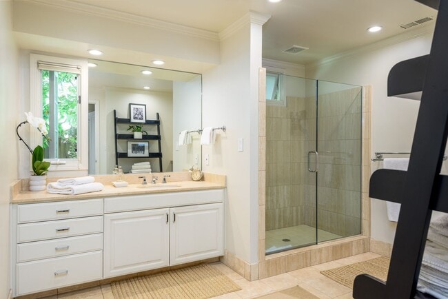 Building Photo - Charm of a Carmel Cottage in Menlo Park Al...