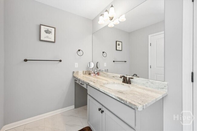 Building Photo - 3 Swallow Tail Cir