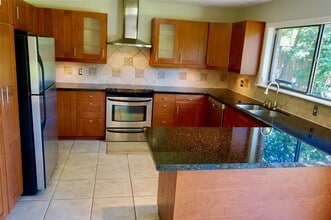 Building Photo - 9538 Meadowglen Ln