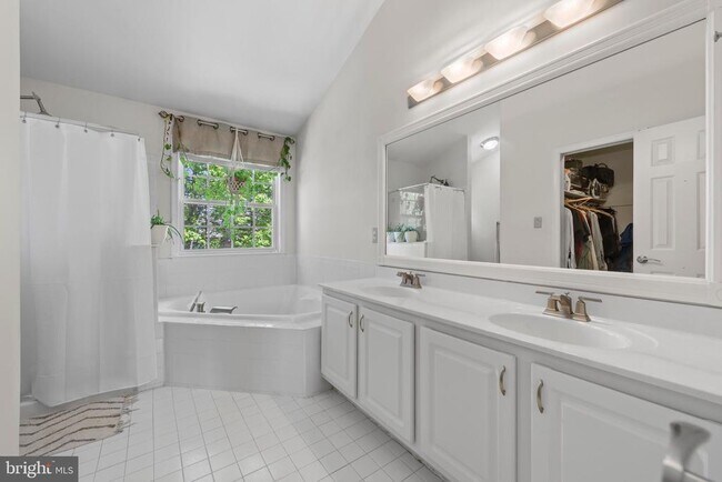 Building Photo - 43340 Wintersrun Ct
