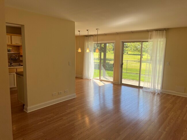Building Photo - 309 Memory Ln