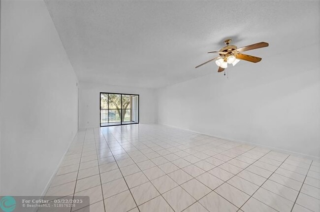 Building Photo - 2031 Coral Ridge Dr