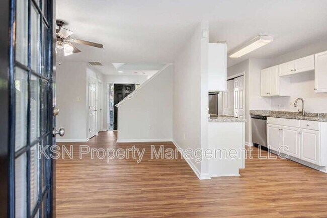 Building Photo - 123 Salt Landing Cir