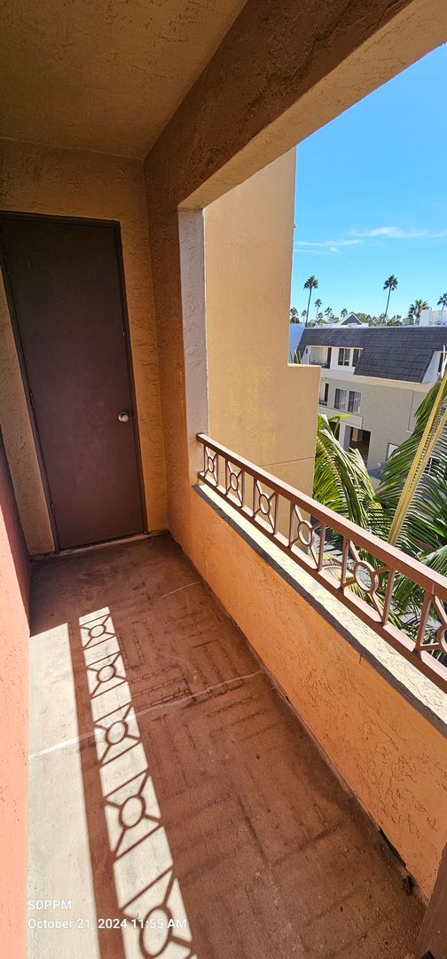 Building Photo - UTC / La Jolla - Villa Vicenza / Nice 1 Be...