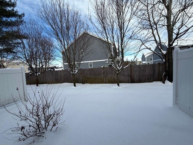 Building Photo - 75 Deerwood Dr