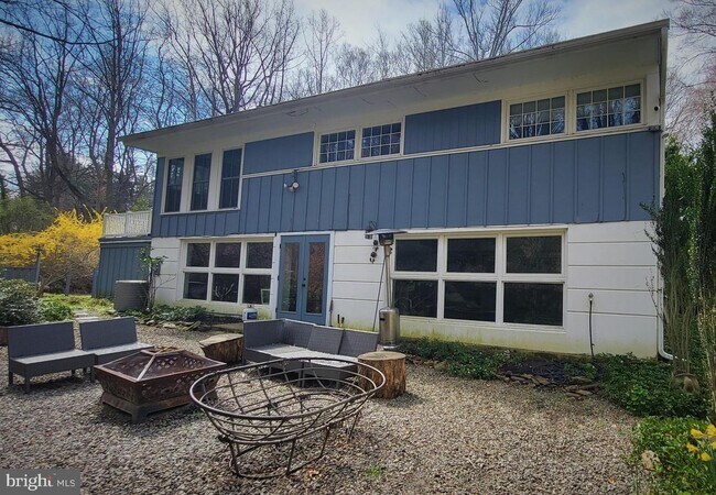 Building Photo - 1235 Hunt Club Ln